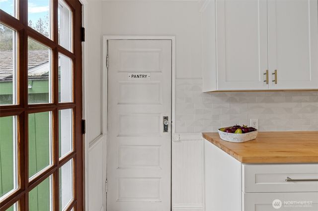 21260 Lake Sixteen Road, Mount Vernon, WA 98274