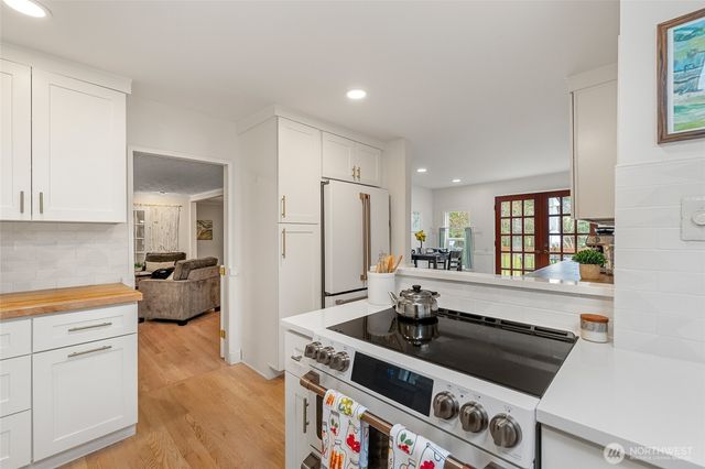 21260 Lake Sixteen Road, Mount Vernon, WA 98274