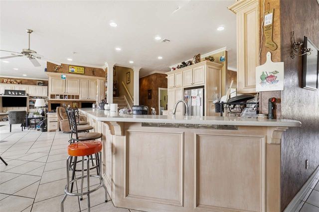 7710 Wyatt Lake Dr, Lawton, OK 73505