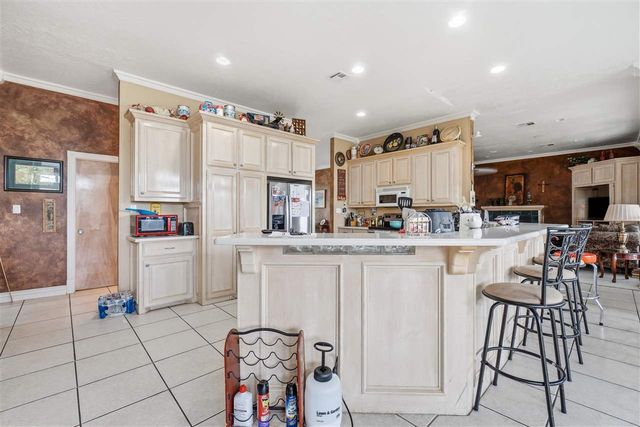 7710 Wyatt Lake Dr, Lawton, OK 73505
