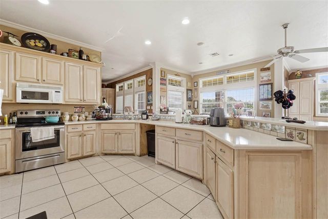 7710 Wyatt Lake Dr, Lawton, OK 73505