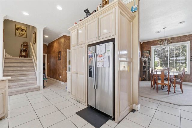 7710 Wyatt Lake Dr, Lawton, OK 73505