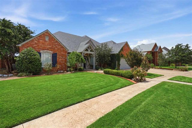 7710 Wyatt Lake Dr, Lawton, OK 73505