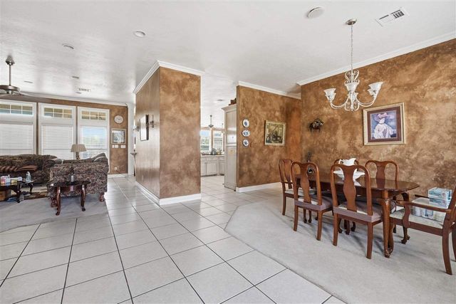 7710 Wyatt Lake Dr, Lawton, OK 73505