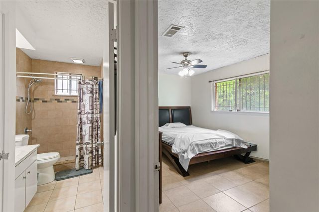 11515 Ensbrook Drive, Houston, TX 77099