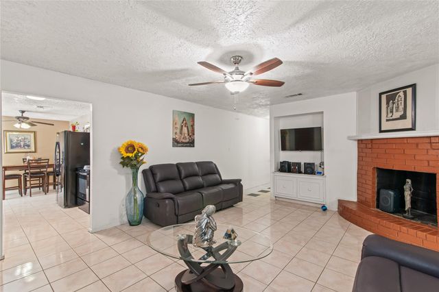 11515 Ensbrook Drive, Houston, TX 77099