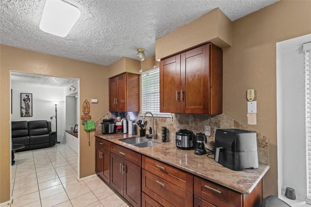 11515 Ensbrook Drive, Houston, TX 77099