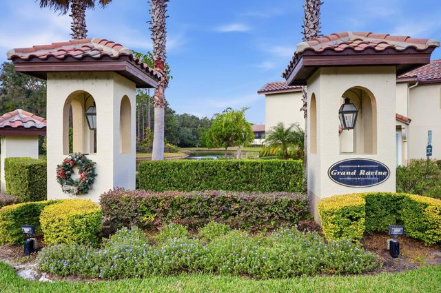 127 Grand Ravine Dr, St Augustine, FL 32086