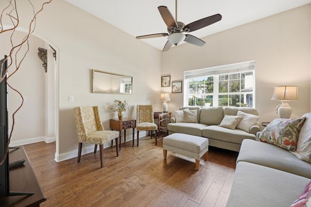 127 Grand Ravine Dr, St Augustine, FL 32086