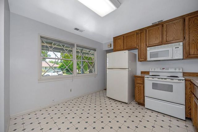 1705 Pluto Way, Sacramento, CA 95864