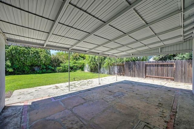 1705 Pluto Way, Sacramento, CA 95864