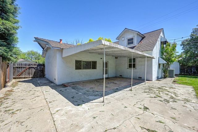 1705 Pluto Way, Sacramento, CA 95864