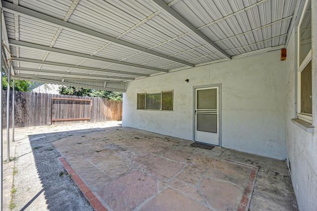 1705 Pluto Way, Sacramento, CA 95864