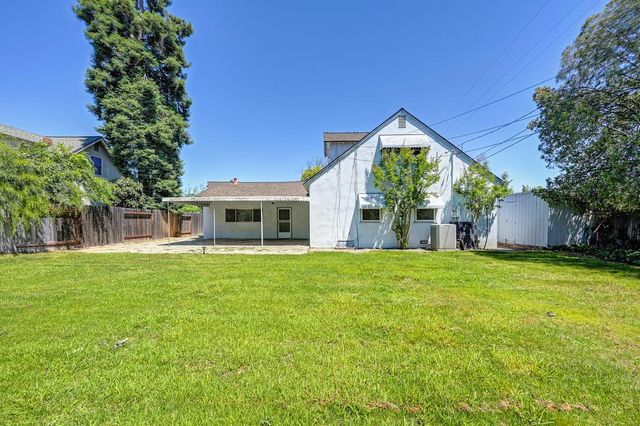 1705 Pluto Way, Sacramento, CA 95864