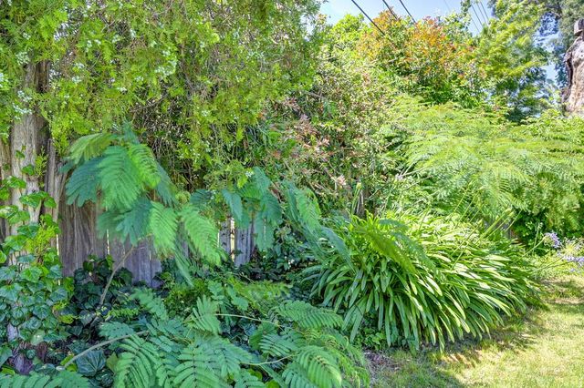 1705 Pluto Way, Sacramento, CA 95864
