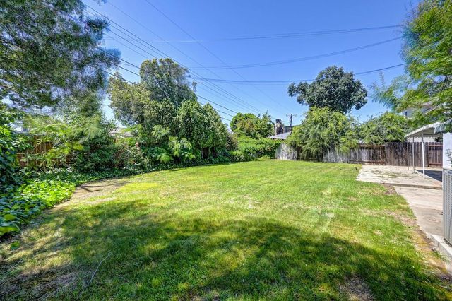 1705 Pluto Way, Sacramento, CA 95864