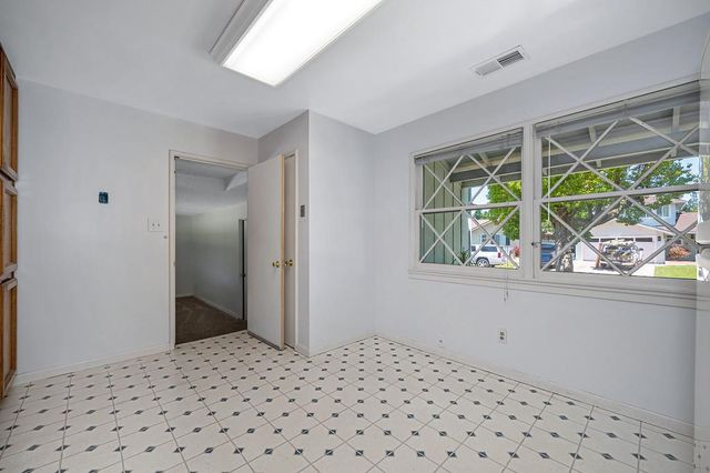 1705 Pluto Way, Sacramento, CA 95864