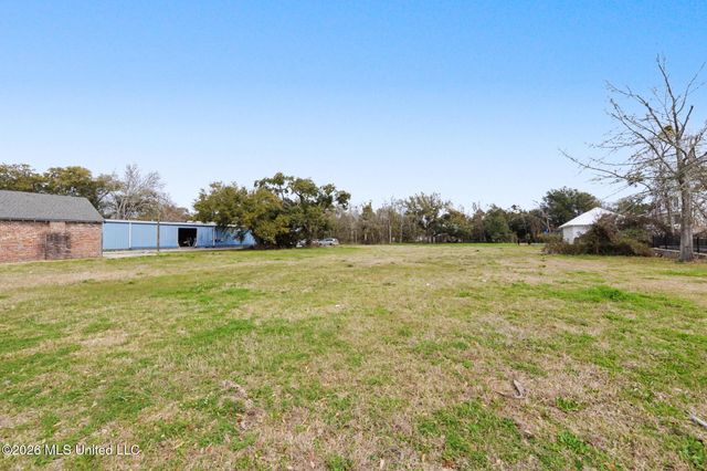 224 Davis Avenue, Pass Christian, MS 39571