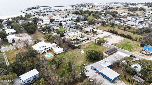 224 Davis Avenue, Pass Christian, MS 39571