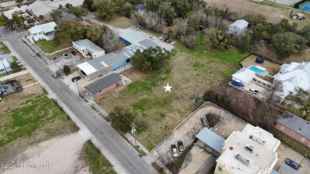 224 Davis Avenue, Pass Christian, MS 39571