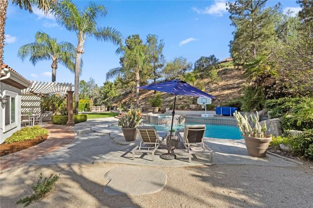 22151 Serenade Ridge, Murrieta, CA 92562