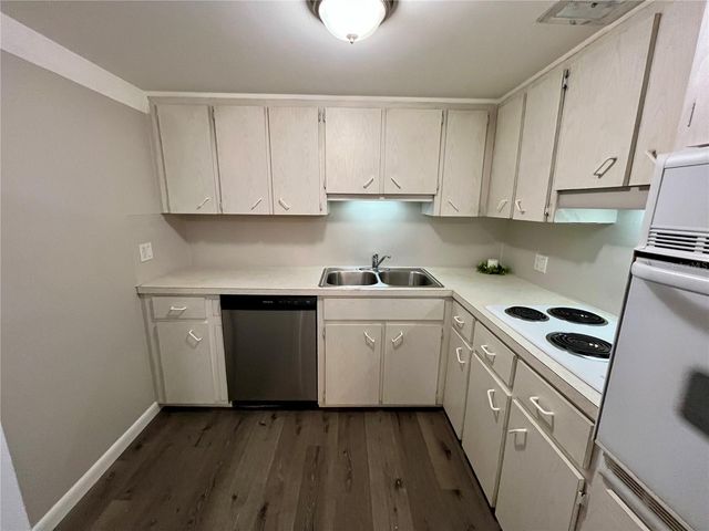 2000 WORLD PARKWAY BOULEVARD 7, Clearwater, FL 33763