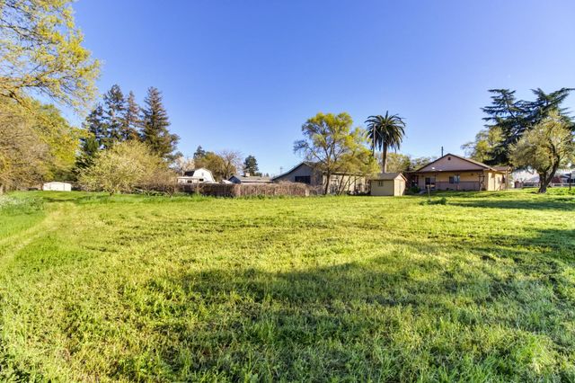 9835 Harvey Rd, Galt, CA 95632