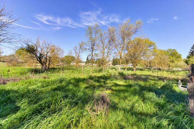 9835 Harvey Rd, Galt, CA 95632