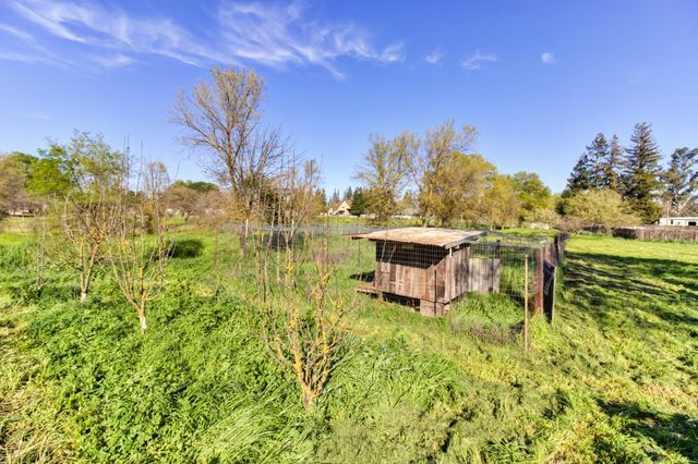 9835 Harvey Rd, Galt, CA 95632