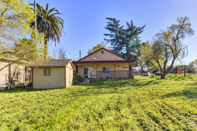 9835 Harvey Rd, Galt, CA 95632