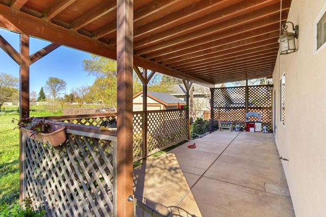 9835 Harvey Rd, Galt, CA 95632