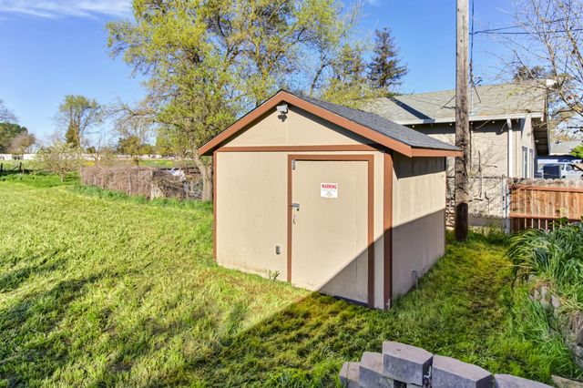 9835 Harvey Rd, Galt, CA 95632