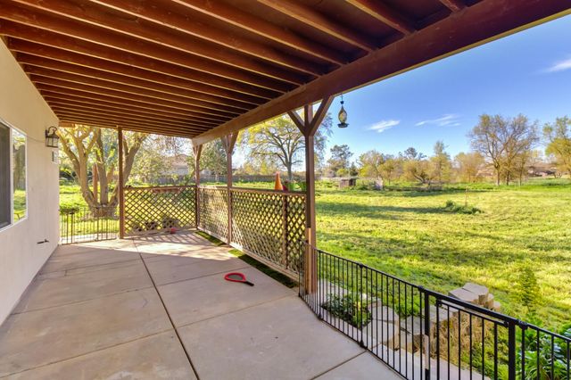 9835 Harvey Rd, Galt, CA 95632