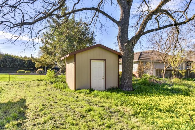 9835 Harvey Rd, Galt, CA 95632