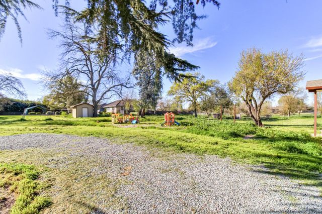 9835 Harvey Rd, Galt, CA 95632