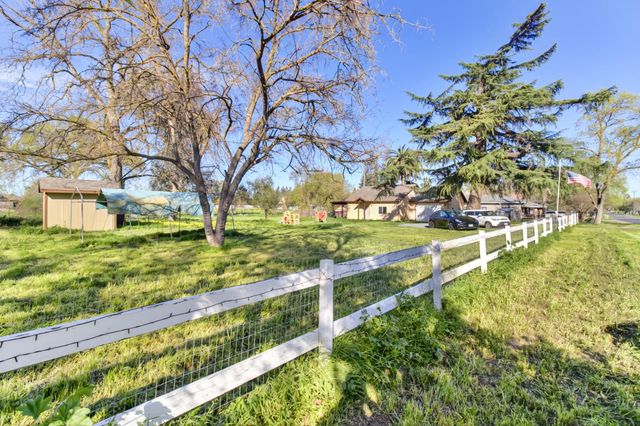9835 Harvey Rd, Galt, CA 95632