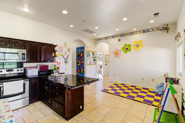 9835 Harvey Rd, Galt, CA 95632