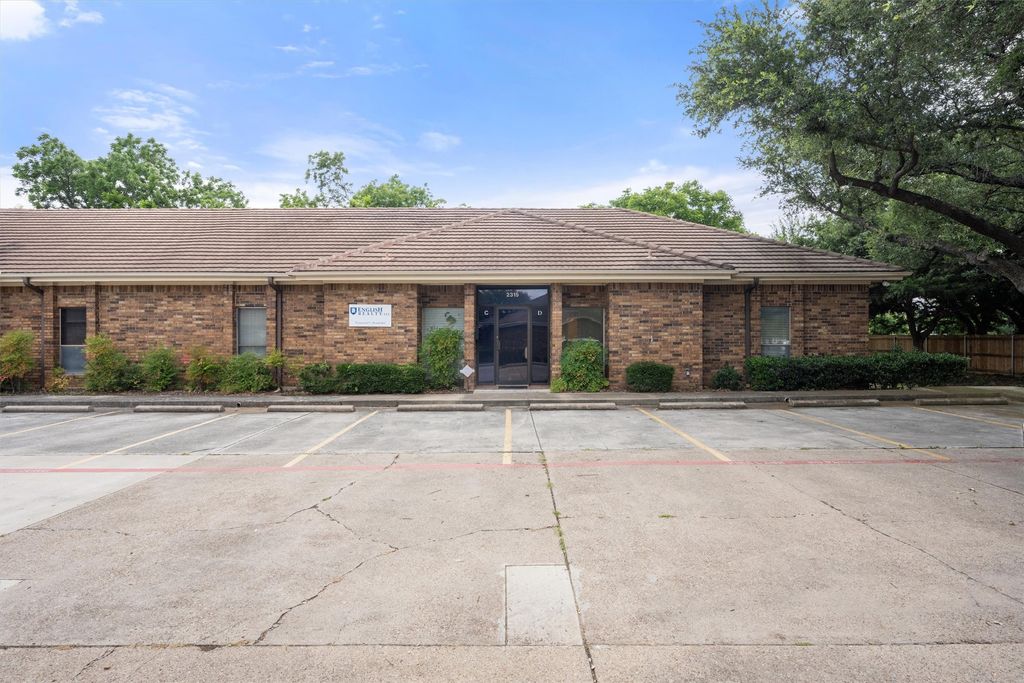 2315 Roosevelt Drive, Dalworthington Gardens, TX 76016
