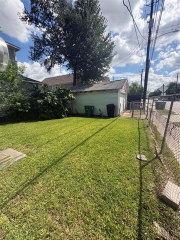 3300 Bacchus Street, Houston, TX 77022