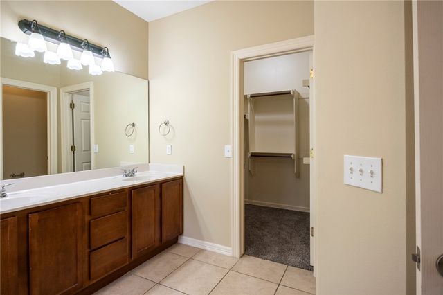 519-521 S Pierremont Drive, Fayetteville, AR 72701