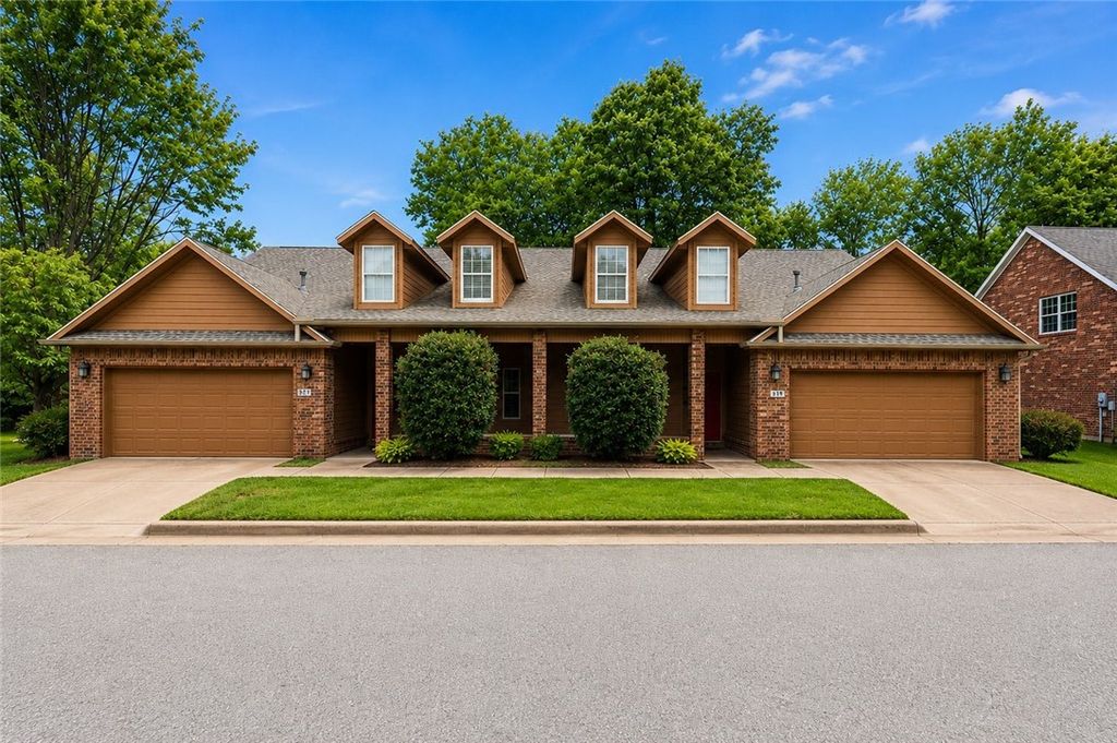 519-521 S Pierremont Drive, Fayetteville, AR 72701