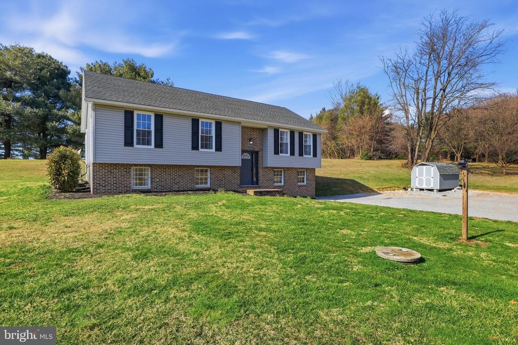 339 LAY RD, Delta, PA 17314