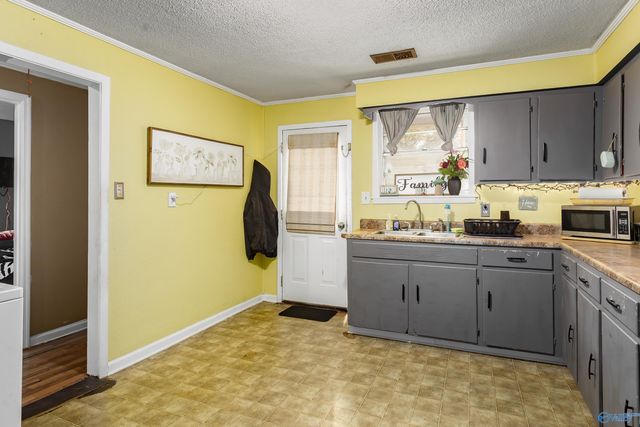 404 Pittsburgh Avenue, Sheffield, AL 35660