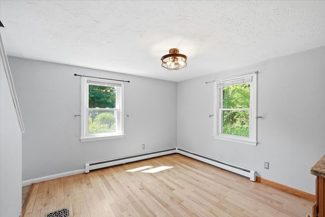 106 Bourne Rd, Plymouth, MA 02360