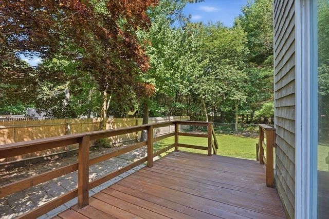 106 Bourne Rd, Plymouth, MA 02360