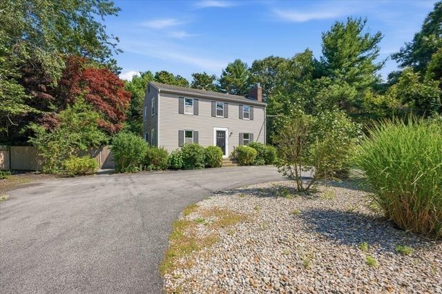 106 Bourne Rd, Plymouth, MA 02360