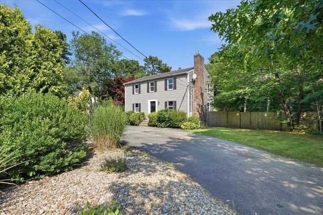 106 Bourne Rd, Plymouth, MA 02360