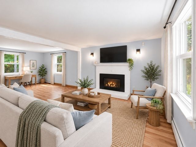 106 Bourne Rd, Plymouth, MA 02360