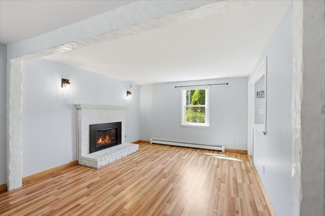 106 Bourne Rd, Plymouth, MA 02360
