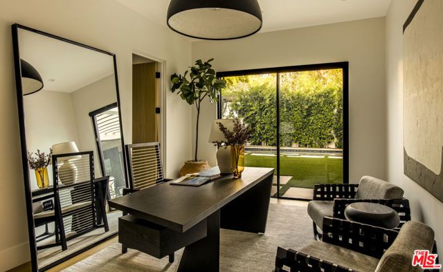 196 S Greenfield Avenue, Los Angeles, CA 90049